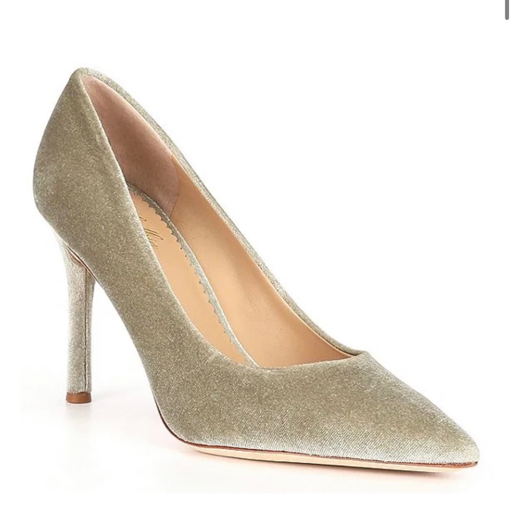 NWT Dillards Antonio Melani x Nicola Bathie Velvet Bonnie Pumps